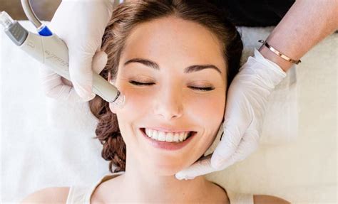 Hydrafacial Ne İşe Yarar? Cilt Yenileme ve Temizleme Faydaları